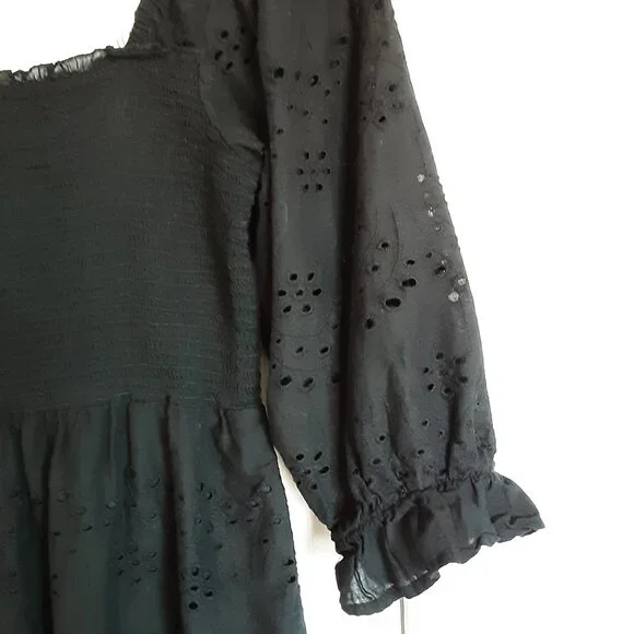 Little dress - Picture 2 of 2